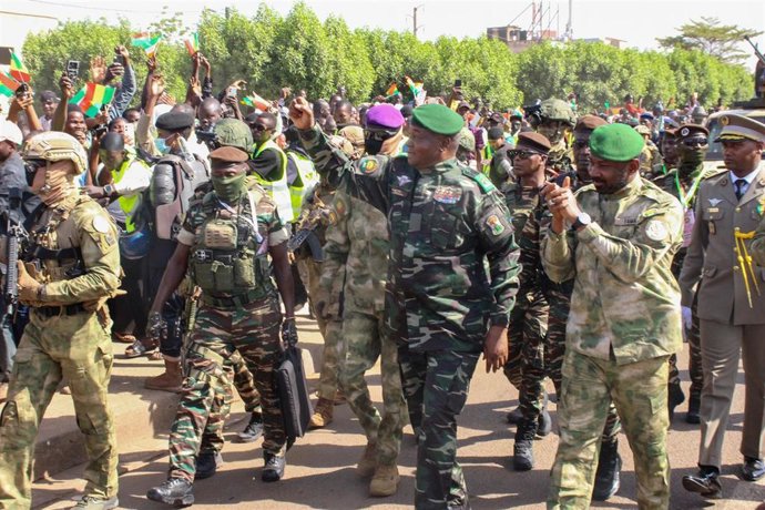 Assimi Goita y Abdourahamane Tiani en Bamako