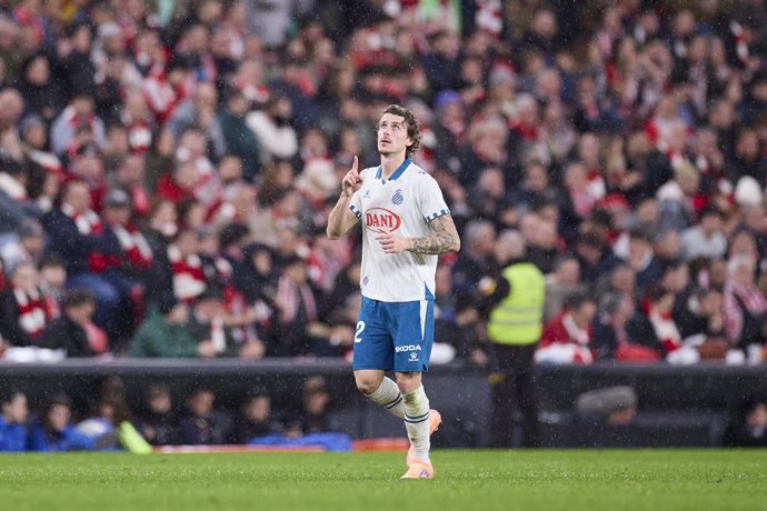 Carlos Romero of RCD Espanyol celebrates after scoring the team's first goal during the LaLiga EA Sports match between Athletic Club and RCD Espanyol at San Mames on December 22, 2025, in Bilbao, Spain.
