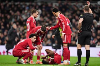 20 December 2025, United Kingdom, London: Liverpool's Alexander Isak goes down injured after scoring their side's first goal during the English Premier League soccer match between Tottenham Hotspur and Liverpool at the Tottenham Hotspur Stadium. Photo: Ad