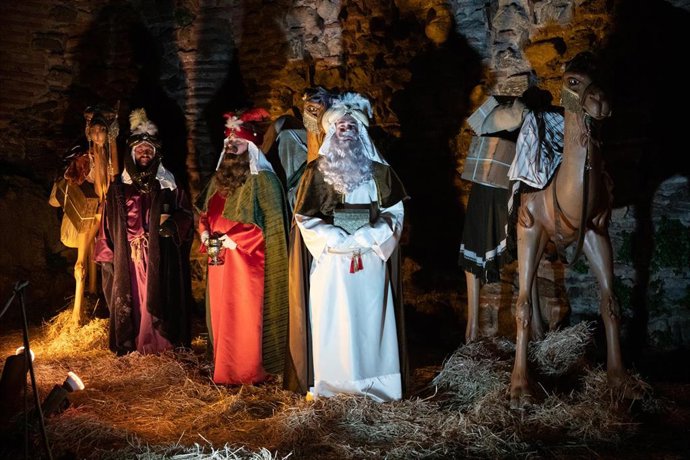Archivo - Varios actores en el Belén Viviente de Buitrago de Lozoya, a 16 de diciembre de 2023, en Buitrago de Lozoya, Madrid (España).  