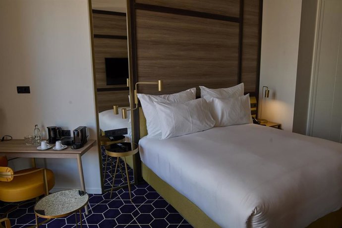 Archivo - Una de las habitaciones del hotel Pestana CR7, en el día de su apertura, en Gran Vía, 29 
