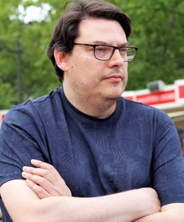 El poeta vallisoeltano Boris Rozas.