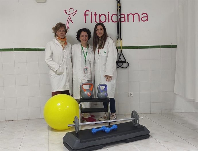 La unidad de Linfedema del Hospital Clínico, a la vanguardia con el programa Fitpicama (Fisioterapia Temprana para Pacientes Intervenidas de Cáncer de Mama).