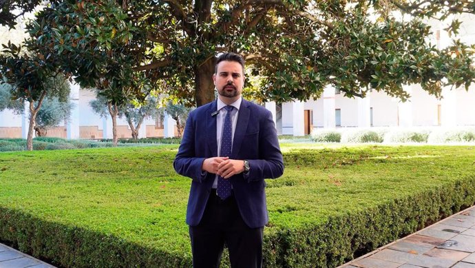 El parlamentario del PSOE Mateo Hernández.