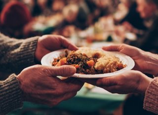 LaLiga y los clubes refuerzan su compromiso social esta Navidad colaborando con comedores de toda España.