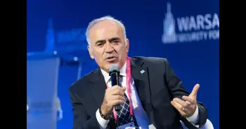 Un tribunal ruso emite una orden de detención contra el maestro ajedrecista Garri Kasparov por terrorismo