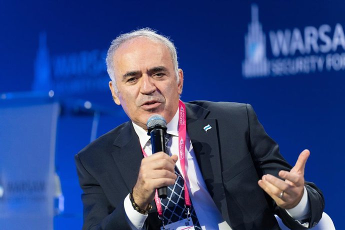 Archivo - October 1, 2024, Warsaw, Poland: Former chess world champion and founder of Free Russia Forum Garry Kasparov speaks during the Warsaw Security Forum 2024 in Warsaw. Warsaw Security Forum 2024, entitled 'Ensuring Security, Responding to Challenge
