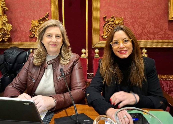 Las ediles de Vox en el Ayuntamiento de Granada, Beatriz Sánchez Agustino y Mónica Rodríguez Gallego