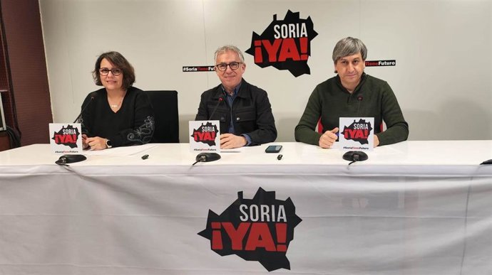 De izda a dcha, Vanessa García, Ángel Ceña y Juan Antonio Palomar hacen balance de la legislatura.