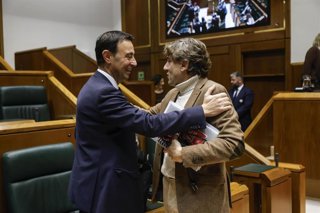 Mikel Torres con Eneko Andueza