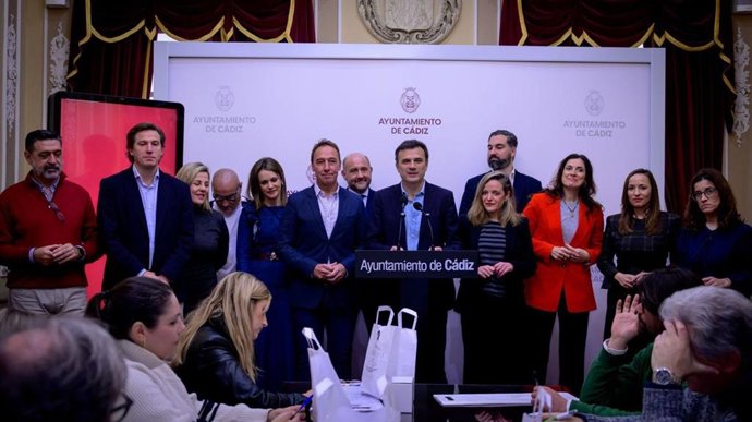 El alcalde de Cádiz, Bruno García, en el desayuno navideño con los medios de comunicación.