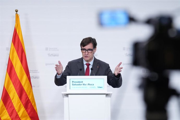 El presidente de la  Generalitat de Catalunya, Salvador Illa, durante una rueda de prensa tras la reunión del Consell Executiu, en el Palau de la Generalitat, a 23 de diciembre de 2025, en Barcelona