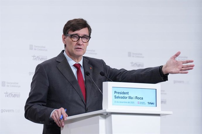 El presidente de la  Generalitat de Catalunya, Salvador Illa, durante una rueda de prensa tras la reunión del Consell Executiu, en el Palau de la Generalitat, a 23 de diciembre de 2025, en Barcelona, Catalunya (España)