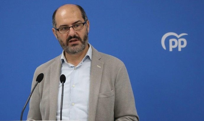 Archivo - Velasco replica al PSOE de Toledo que el gobierno de Velázquez ha tomado "medidas valientes" en materia de movilidad