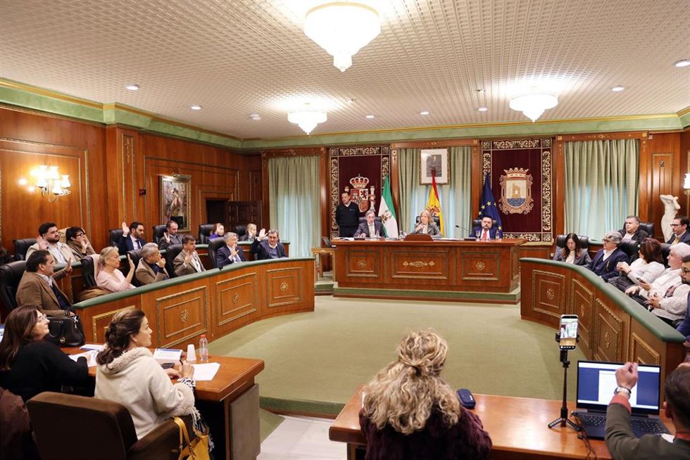 Marbella ha aprobado este martes en pleno de forma definitiva, con los votos a favor del equipo de Gobierno y en contra del resto de grupos políticos, el presupuesto municipal para el ejercicio 2026, que asciende a casi 450 millones de euros.
