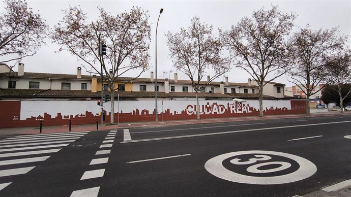 Skyline de Ciudad Real frente a la estación del AVE.