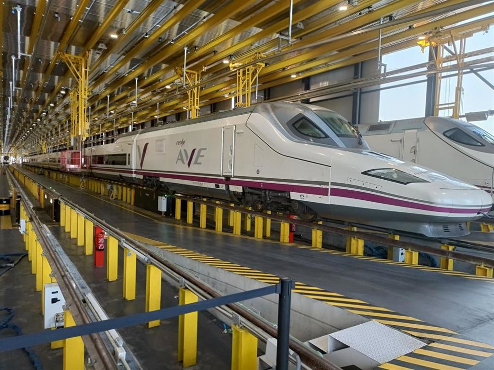 Archivo - Taller de Renfe en Fuencarral