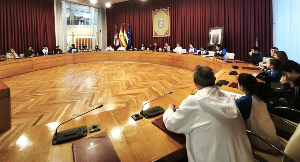 Reunión en pleno del Consejo de Infancia y Adolescencia de Logroño