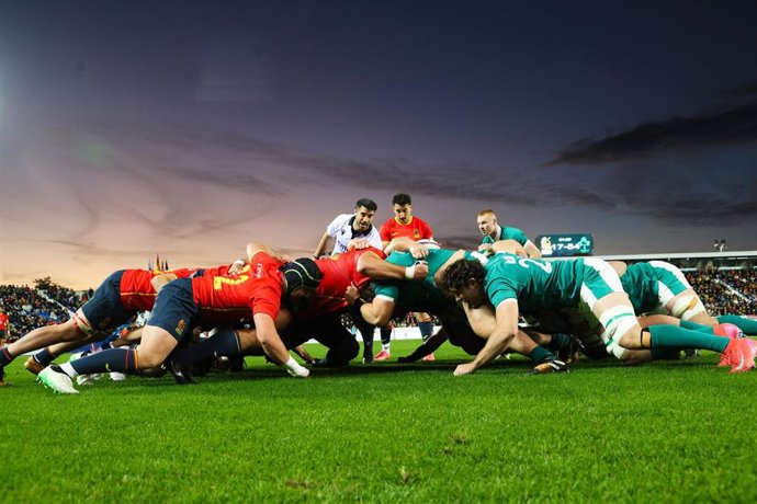 Archivo - La selección española masculina de rugby XV disputa un encuentro.