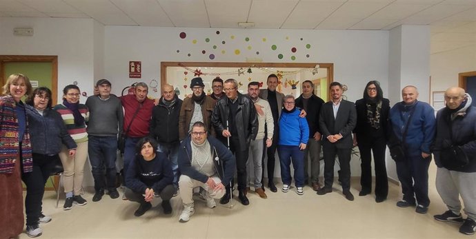 La fundación andaluza y la empresa social distribuyen 5.500 menús con sus minutas y manteles personalizados.