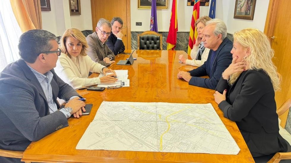 Camarero anuncia la construcción de más de 30 viviendas industrializadas en Utiel para dar solución a personas que perdieron su hogar en la dana