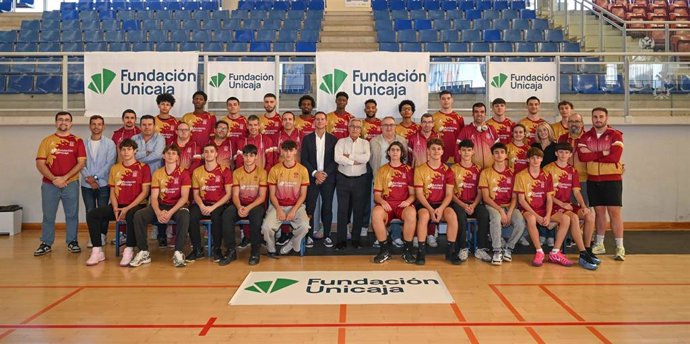 Archivo - La Fundación Unicaja respalda al Club de Baloncesto Ciudad de Vera.