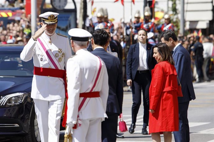Archivo - Los Reyes presiden el desfile de Día de las Fuerzas Armadas 2023, a 3 de junio de 2023 en Granada 