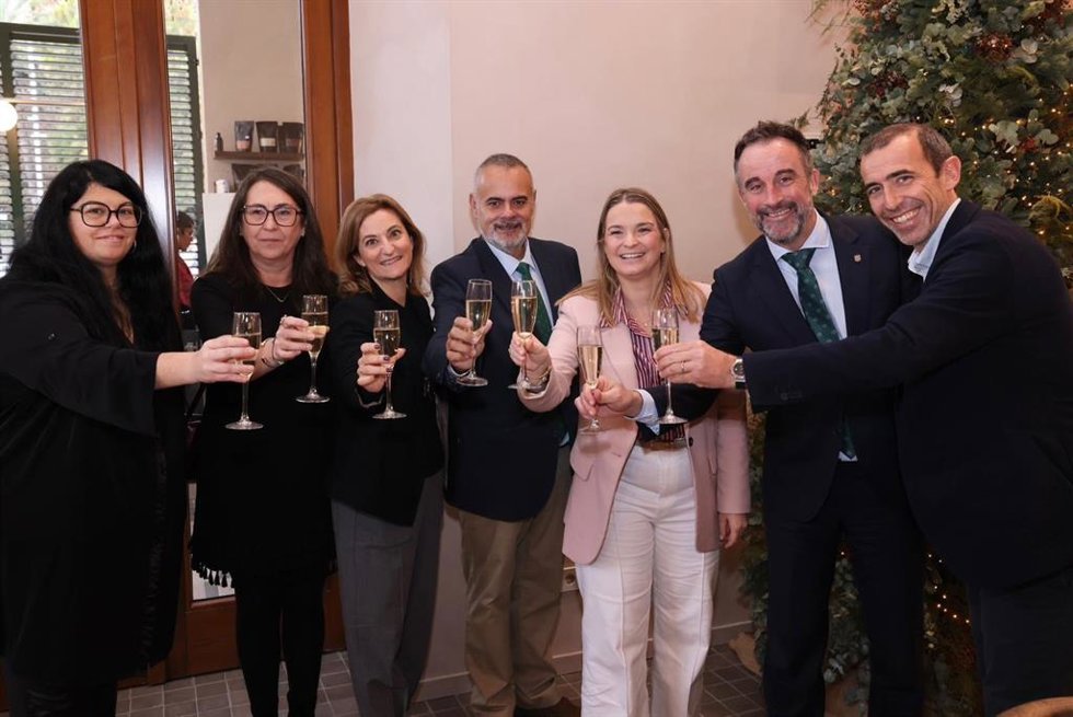 La presidenta del Govern, Marga Prohens, felicita la Navidad a los funcionarios y personal de la conselleria de Vivienda