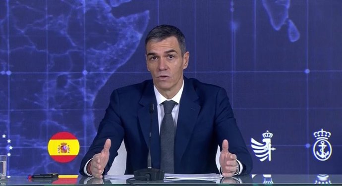 El presidente del Gobierno, Pedro Sánchez, mantiene una videoconferencia con las unidades españolas en misiones humanitarias y de paz en el exterior
