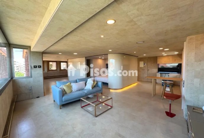 Vista del salón de la casa en alquiler más cara de la Región de Murcia, según pisos.Com