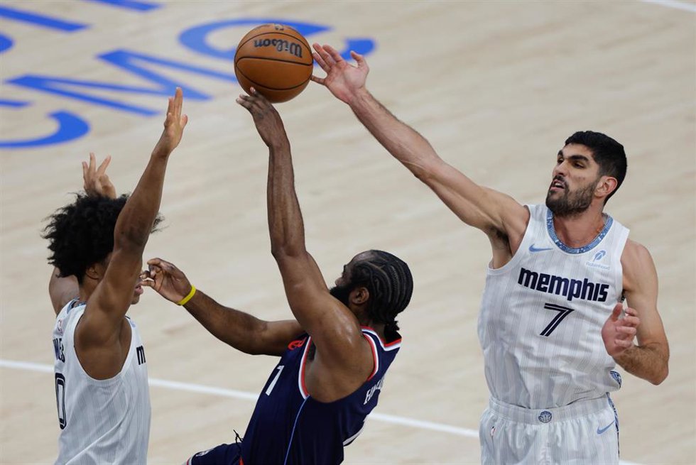 Santi Aldama durante un partido de los Memphis Grizzlies