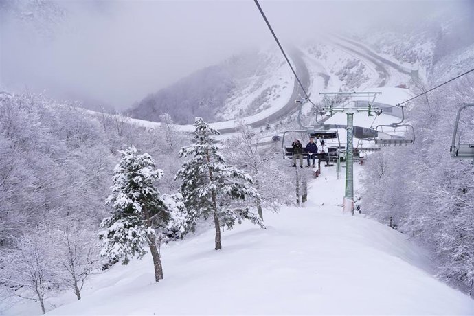 Archivo - Estación de esquí de Valdezcaray