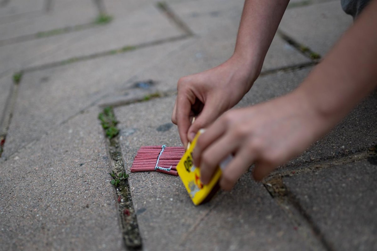 La UCE recomienda comprar los artículos de pirotecnia en establecimientos autorizados para prevenir accidentes