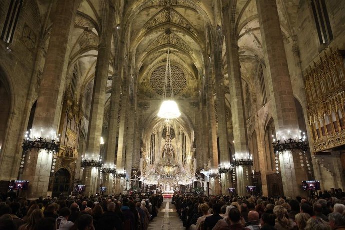 La celebración de las 'matines' en la Catedral de Mallorca, a 24 de diciembre de 2025 en Palma.