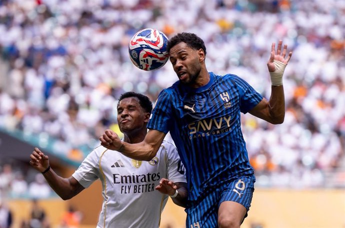 Archivo - Renan Lodi, en un partido con Al Hilal.