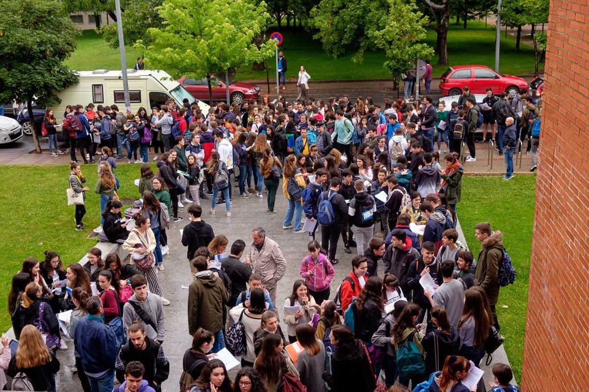 Profesores y familias crean una  Plataforma por una PAU Riojana más Justa 