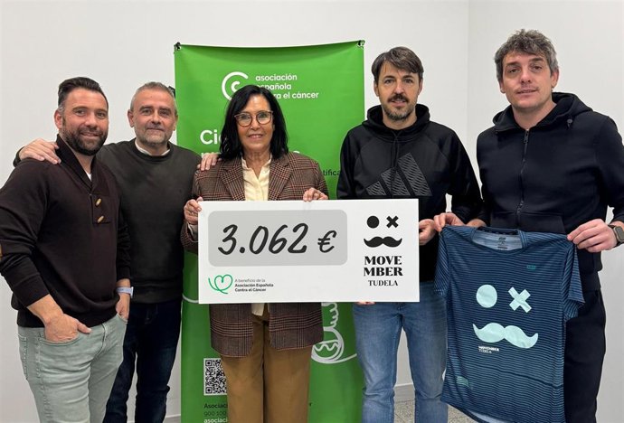 Movember Tudela entrega más de 3.000 euros a la AECC en la Ribera para apoyar la investigación del cáncer de próstata.