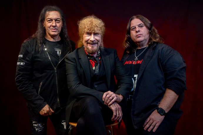 Archivo - El grupo Medina Azahara posa para Europa Press.