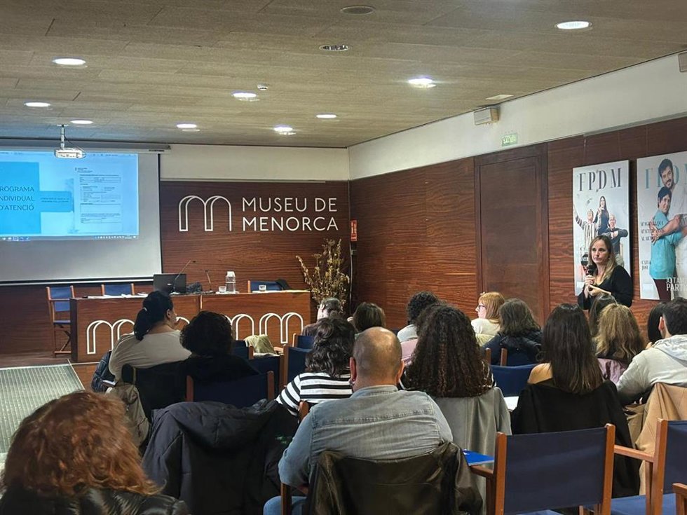El Govern acredita a 89 profesionales en Mallorca y Menorca para reducir la espera en las valoraciones de dependencia