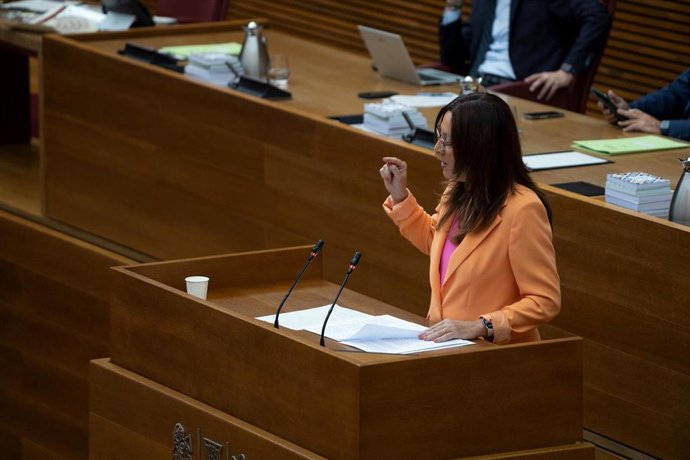 Archivo - La portavoz de Justicia del PSPV-PSOE en Les Corts, Alicia Andújar, en imagen de archivo