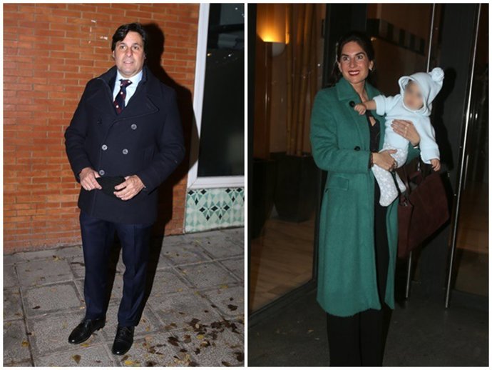 Francisco Rivera y Lourdes Montes con su bebé Nicolás, llegando a la casa de la madre de la diseñadora en Nochebuena