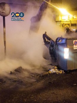 UNo de los contenedores dañados en el barrio del Picarral de Zaragoza.