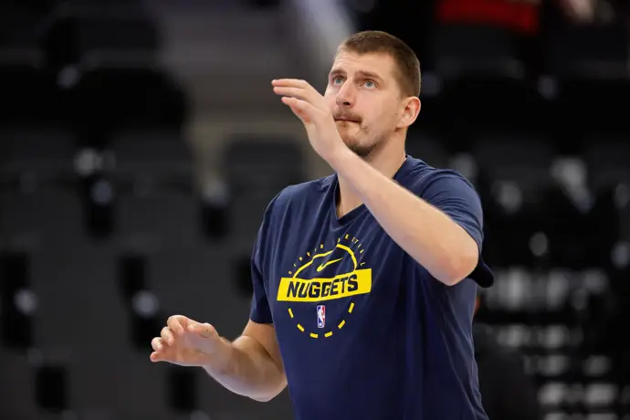 Nikola Jokic antes de un partido con los Denver Nuggets en la NBA