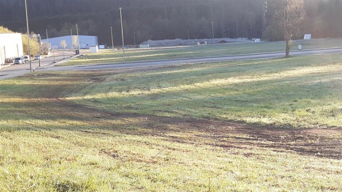 Terreno donde se levantará el futuro elkartegi de Ispaster, en Bizkaia