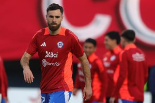 Archivo - Futbol, Chile vs Peru Partido amistoso 2025 El jugador de la seleccion chilena Ben Brereton, es fotografiado, durante el partido amistoso disputado en el Estadio Bicentenario de la Florida, Santiago, Chile. 10/10/2025 Felipe Zanca/Photosport  Fo
