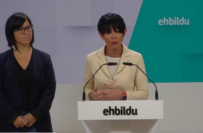 Archivo - La portavoz de EH Bildu en Gipuzkoa, Maddalen Iriarte, la responsable de política institucional, Zelai Amenabarro