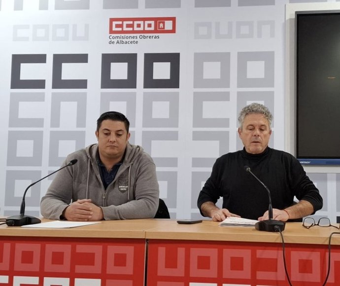 Roque García, asesor de Hábitat CCOO Albacete, y Pedro José Serrano, delegado de CCOO en FCC Albacete.