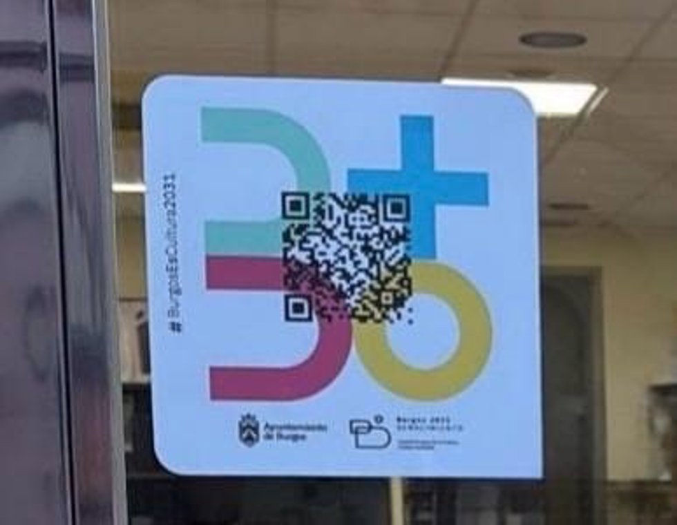 Pegatina vinculada a la capitalidad europea de la Cultura en comercios de Burgos.
