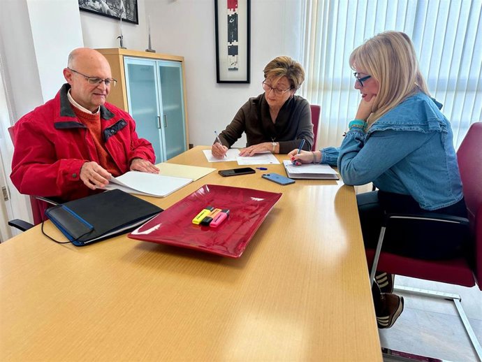 El PSOE ha constituido este viernes su gestora en Torremolinos, presidida por Marisa Bustinduy y con Leticia Teboul y Daniel Moreno como vocales