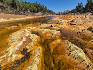 Una de las zonas por la que discurre el Corredor Verde del Río Tinto.